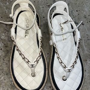 CHANEL
Lambskin Chain CC Thong Espadrille Sandals 36 White
